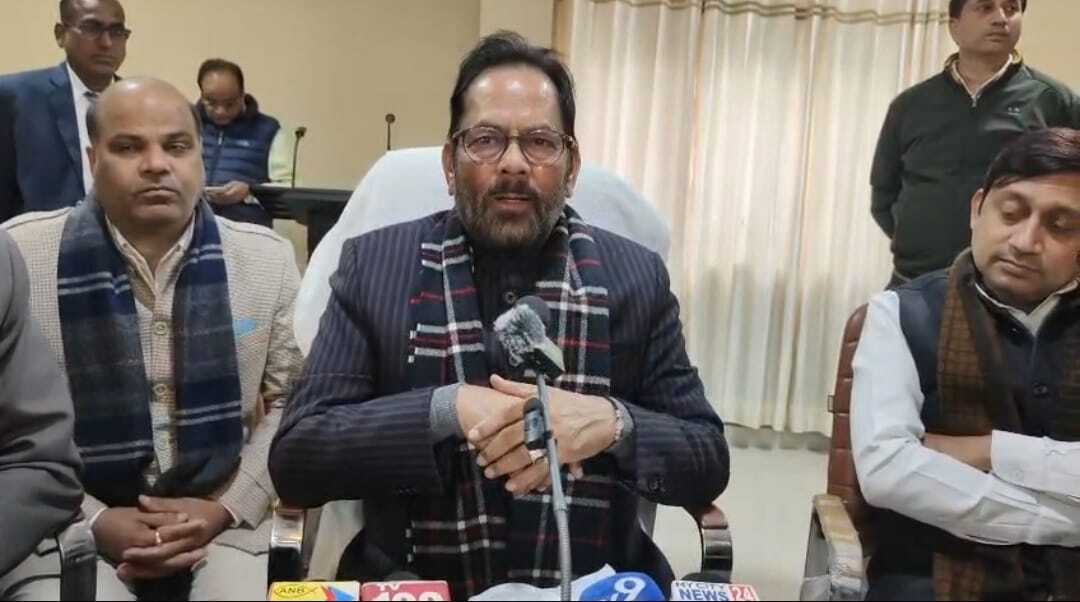 सत्तालोलुप सुल्तानों की संवैधानिक लिन्चिंग और झूठ के झुनझुने से नहीं जीता जा सकता चुनाव: मुख्तार अब्बास नकवी